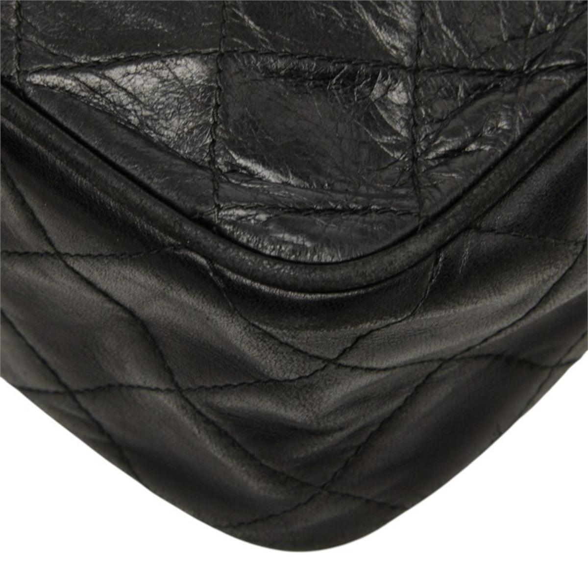 Chanel Matelasse Black Leather Shoulder Bag (Pre-Owned)