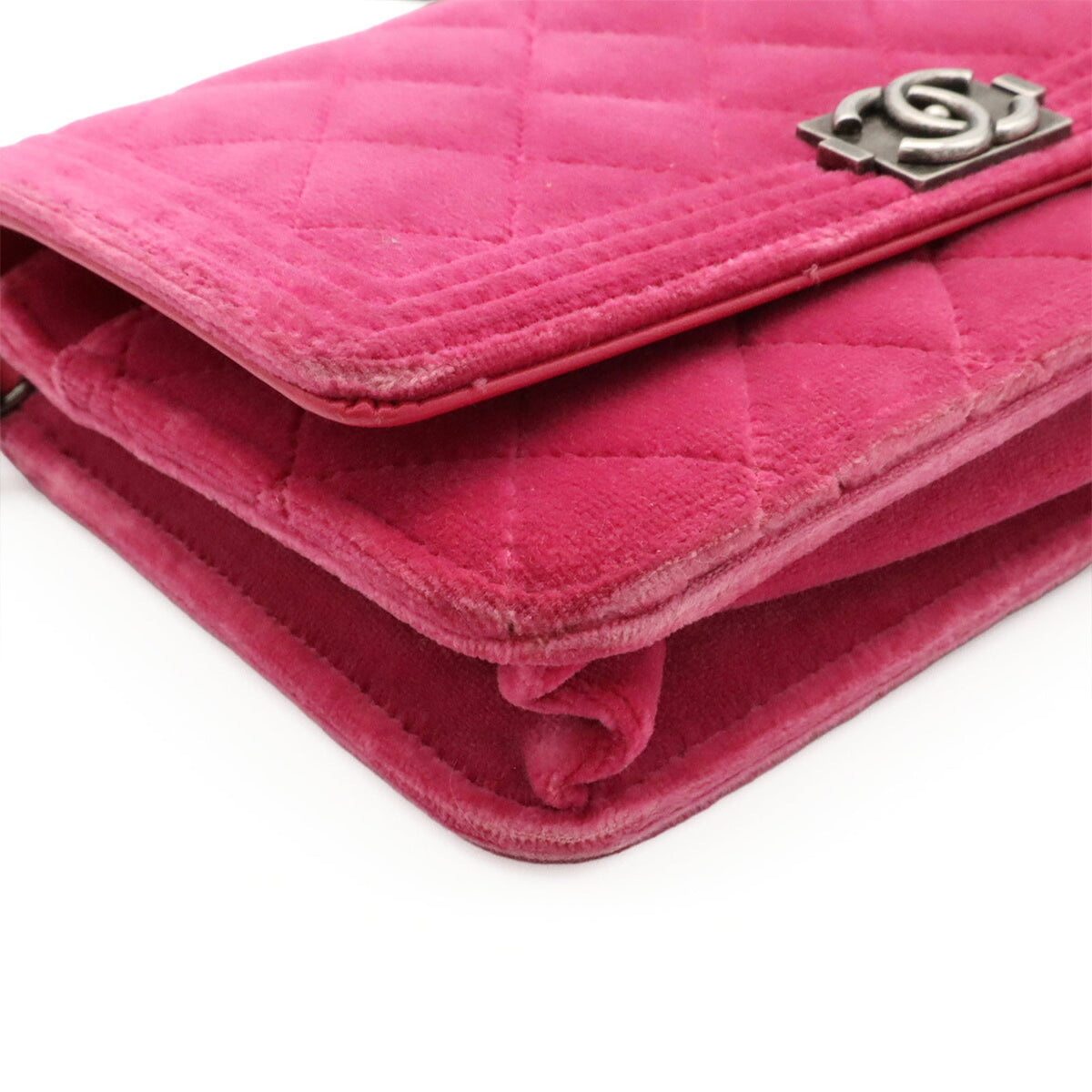 Chanel Pink Shoulder Bag (Pre-Owned)