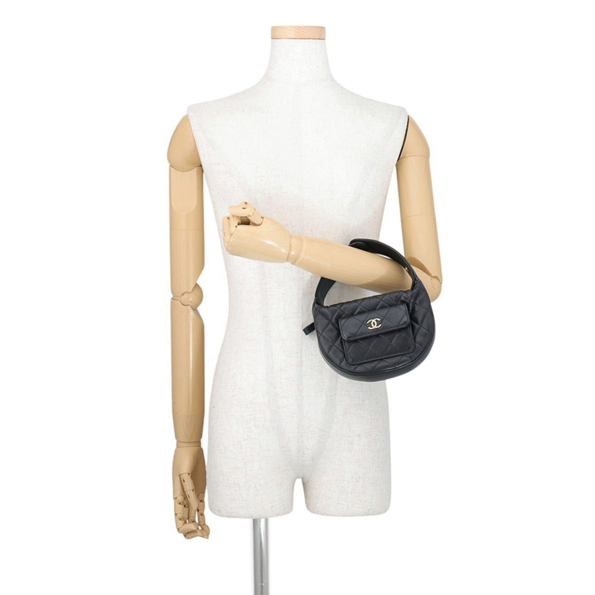 Chanel Matelasse Black Grained Calfskin Handbag (Pre-Owned)