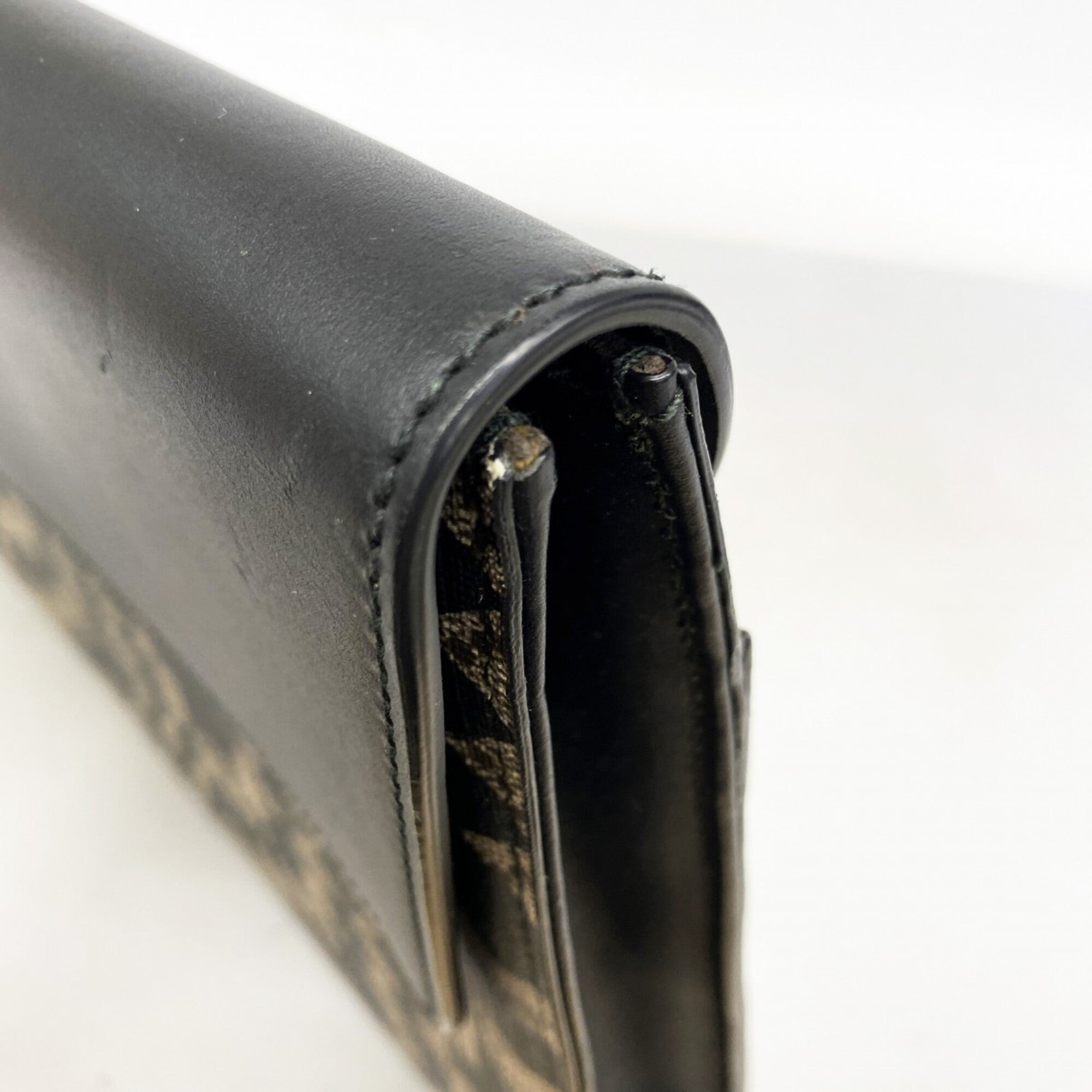 Gucci Beige Black Pvc Clutch Bag (Pre-Owned)