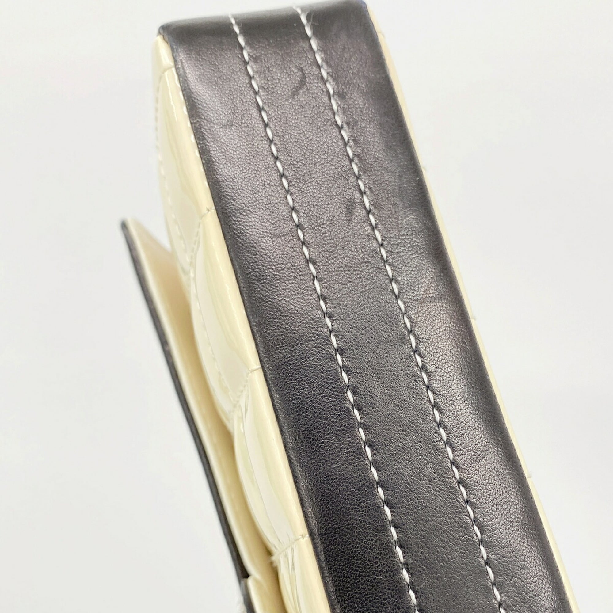 Chanel Black White Patent Leather Shoulder Bag (Pre-Owned)