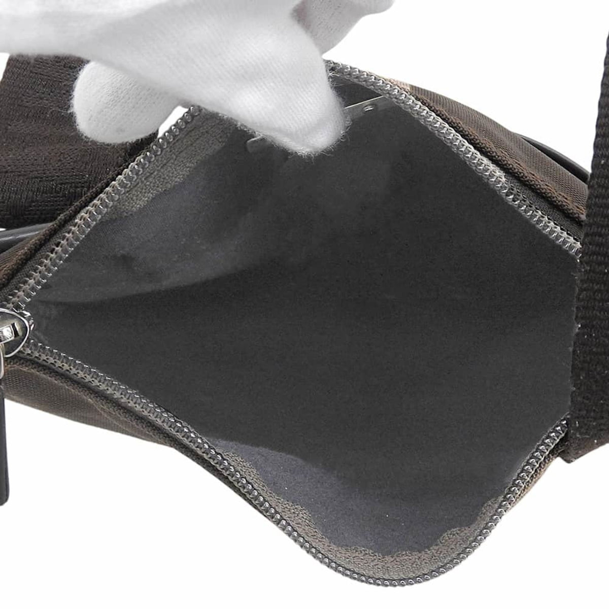 Salvatore Ferragamo Brown Canvas Shoulder Bag (Pre-Owned)