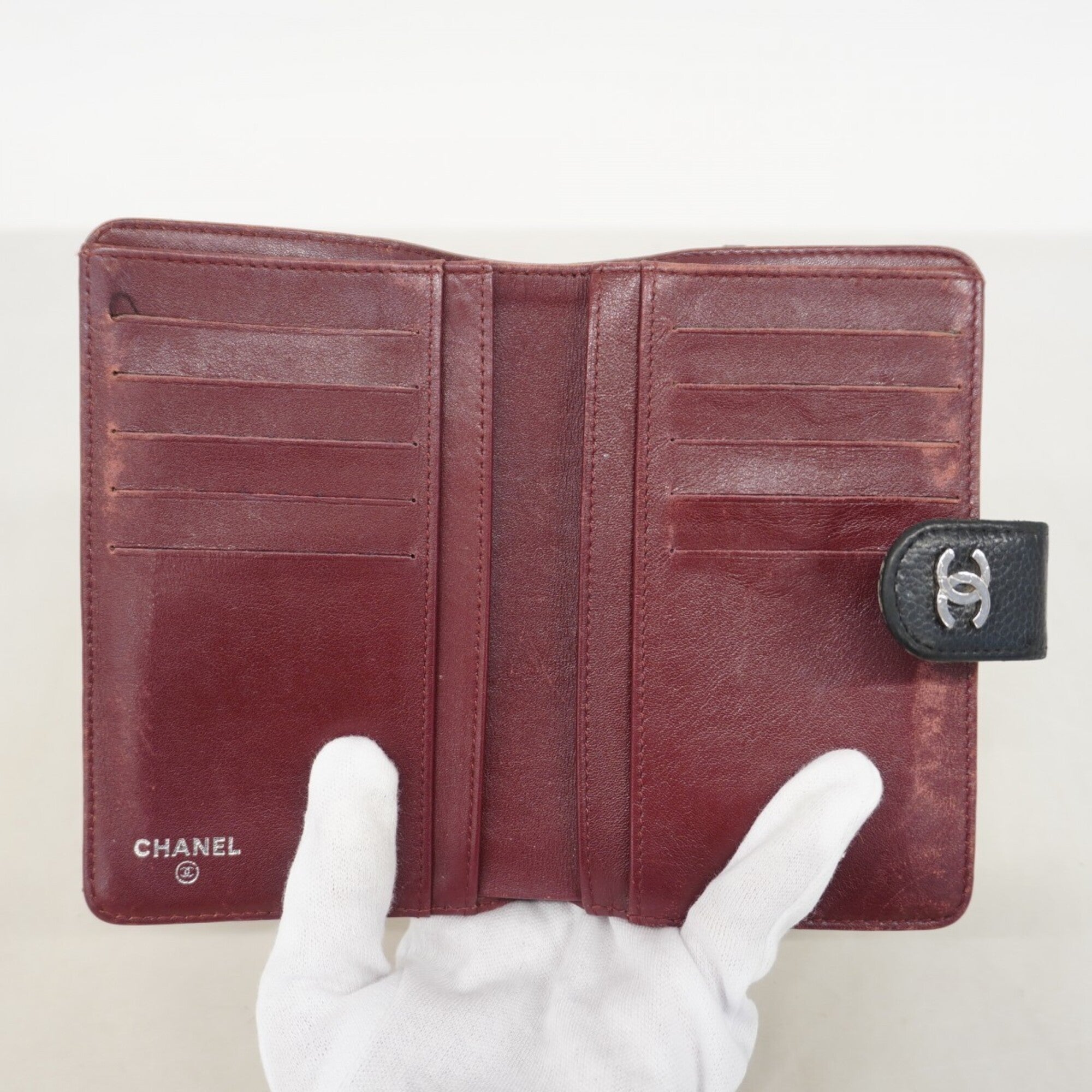 Chanel Black Grained Calfskin Wallet (Bi-Fold) (Pre-Owned)
