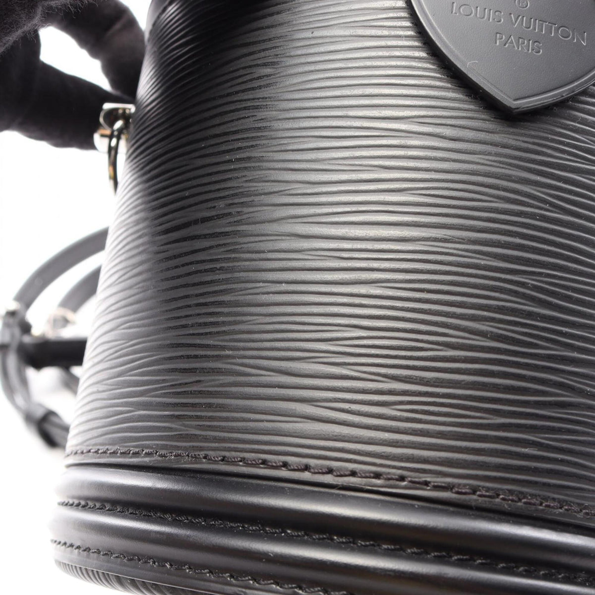 Louis Vuitton Black Leather Handbag (Pre-Owned)
