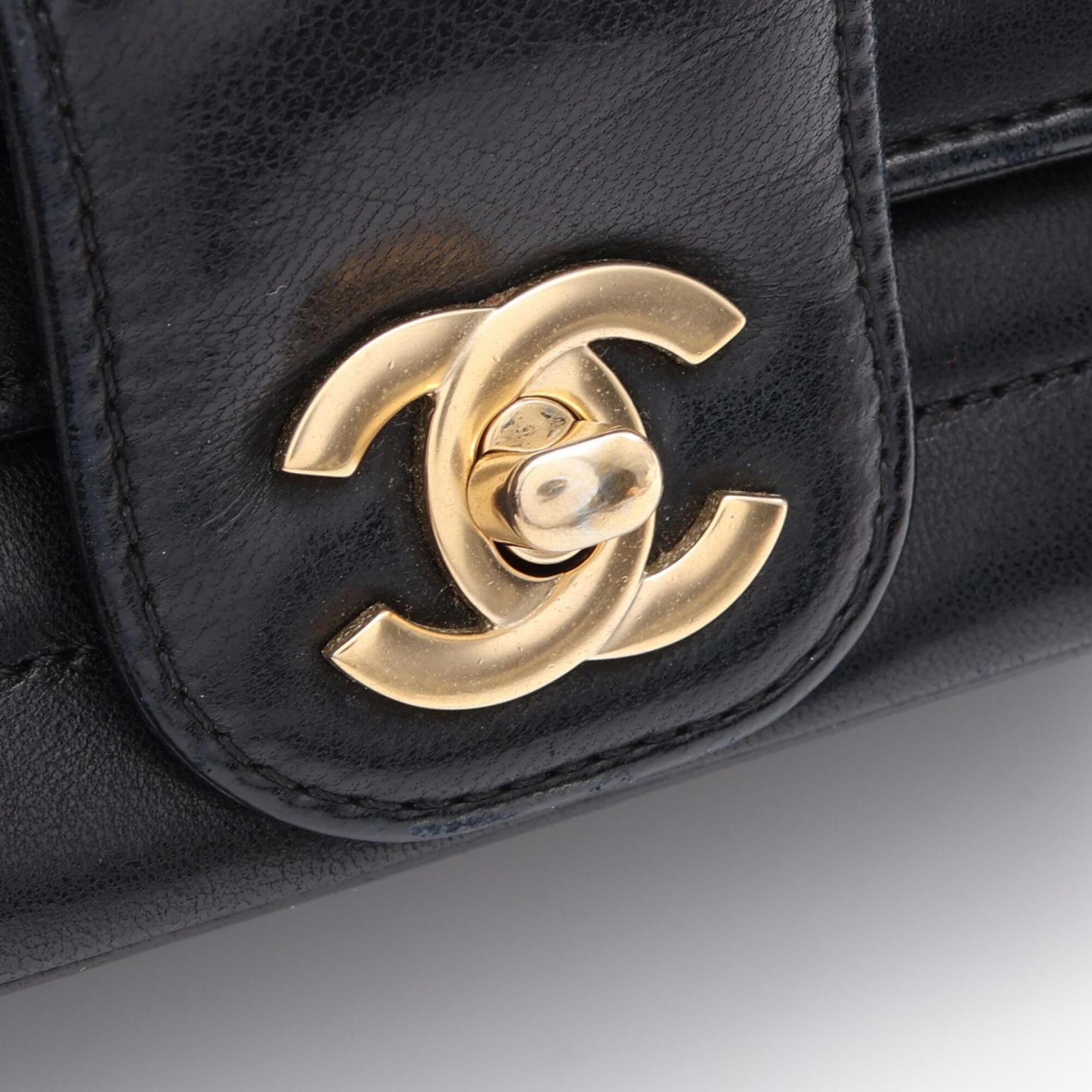 Chanel Black Leather Handbag Shoulder Bag (Pre-Owned)