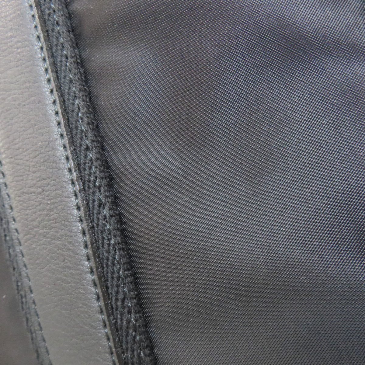 Burberry Black Nylon Shoulder Bag (Pre-Owned)