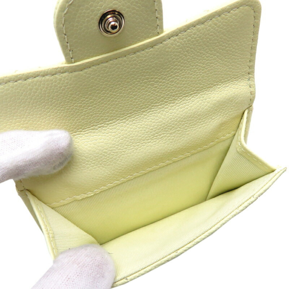 Chanel Cream White Grained Calfskin Wallet (Tri-Fold) (Pre-Owned)