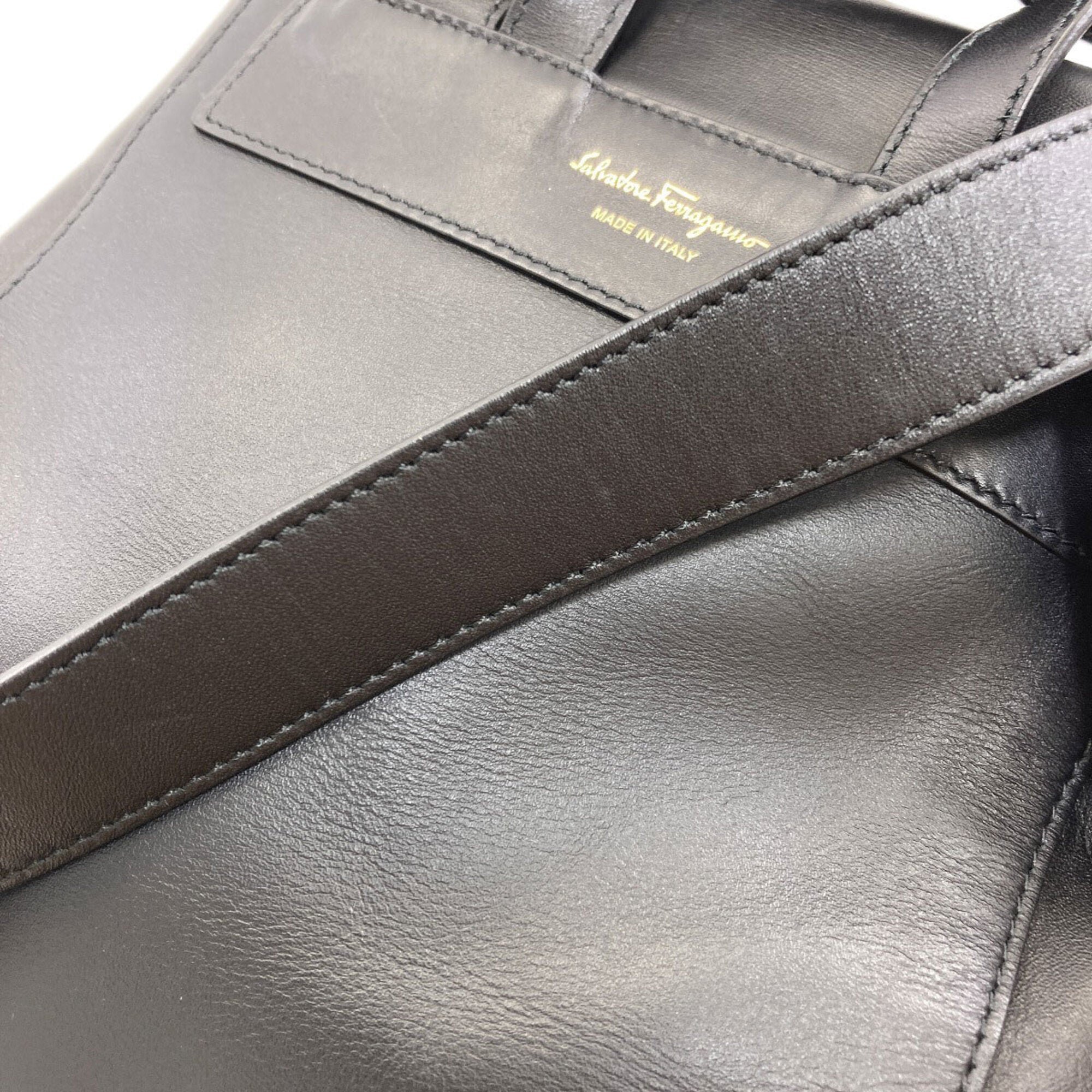 Salvatore Ferragamo Black Leather Backpack (Pre-Owned)