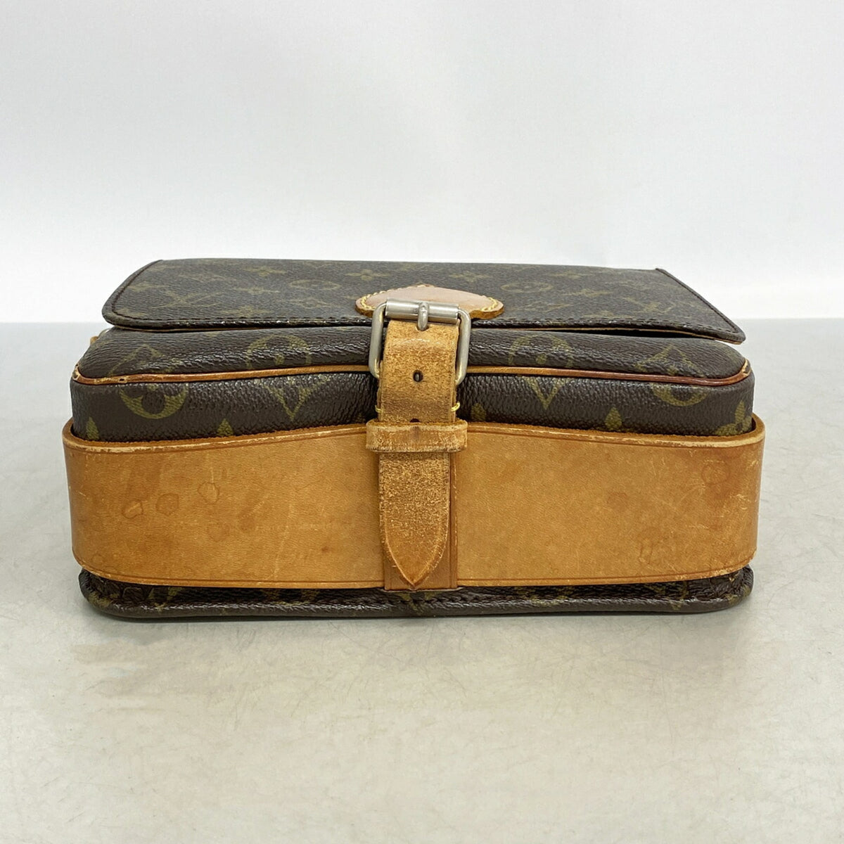 Louis Vuitton Brown Shoulder Bag (Pre-Owned)