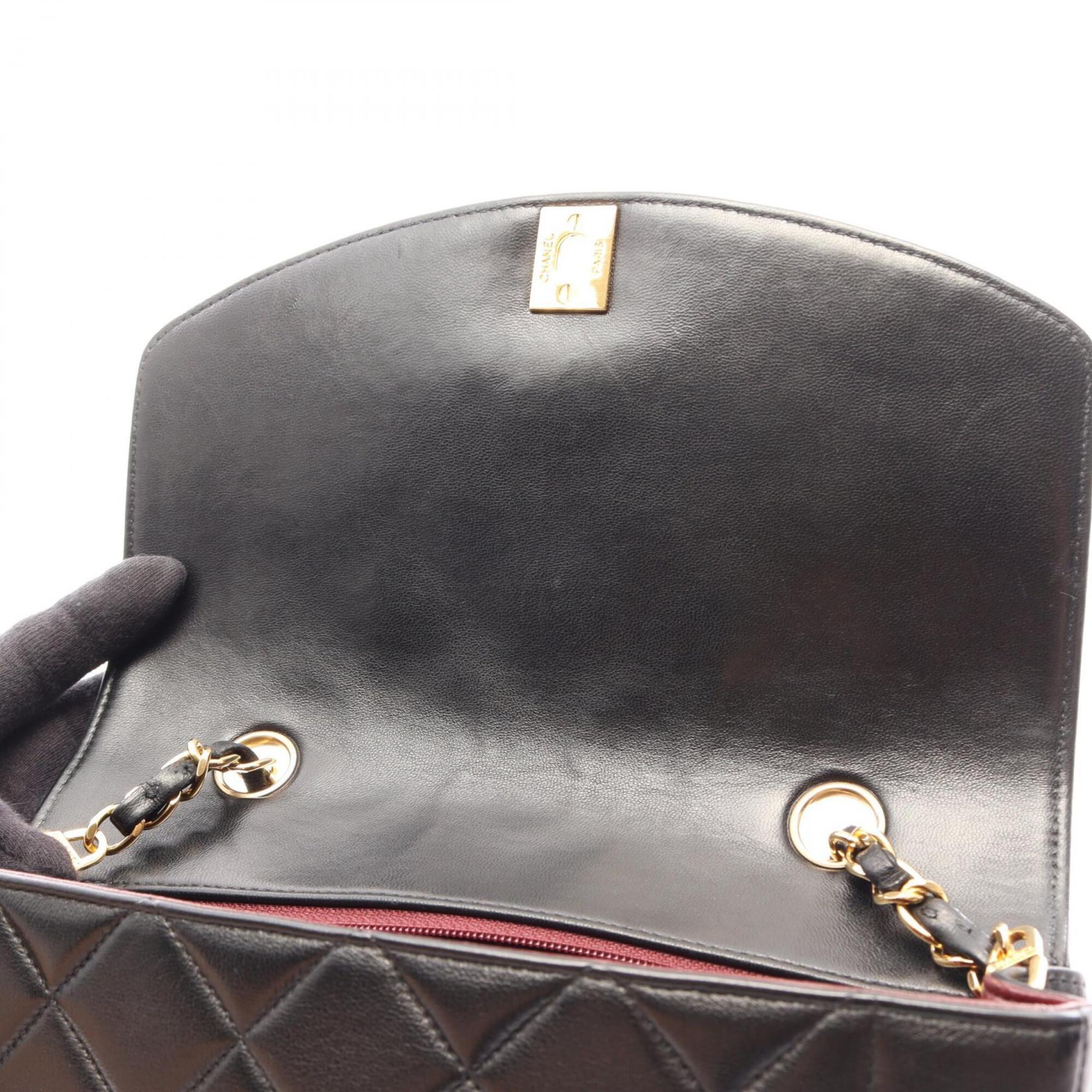 Chanel Black Leather Shoulder Bag (Pre-Owned)
