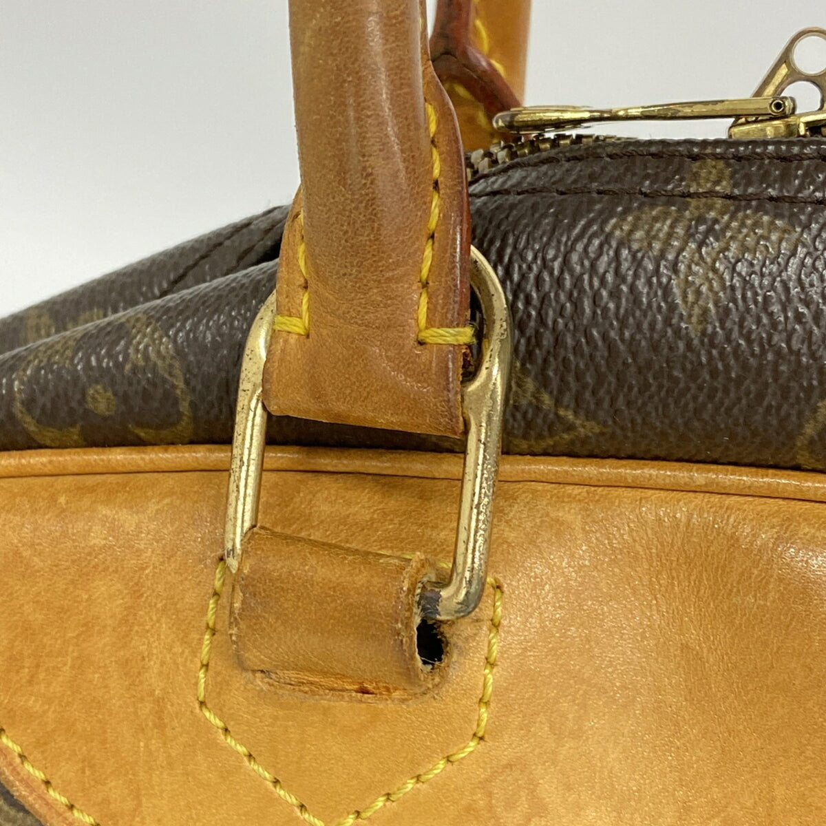Louis Vuitton Brown Handbag (Pre-Owned)