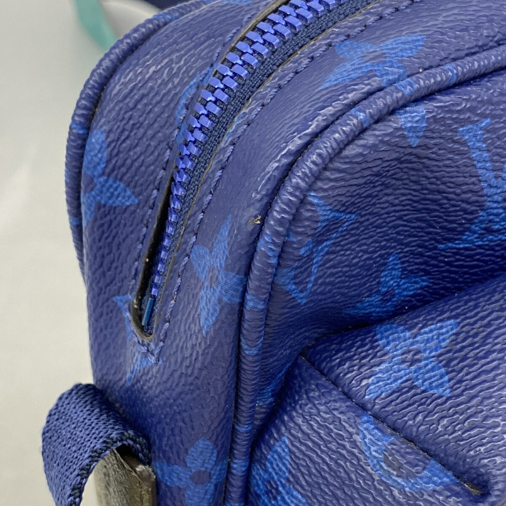 Louis Vuitton Blue Shoulder Bag (Pre-Owned)