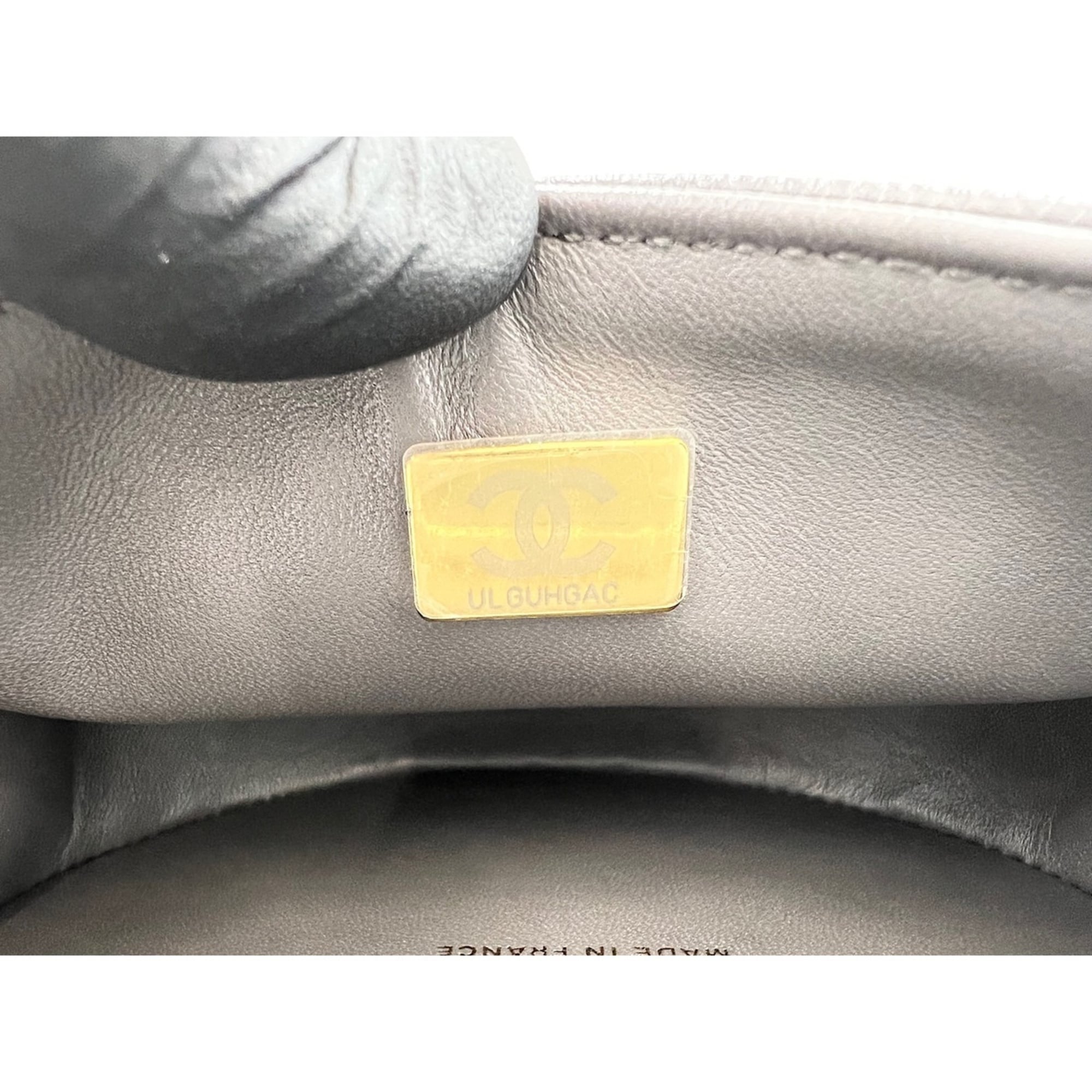Chanel Boy Chanel Gray Shoulder Bag (Pre-Owned)