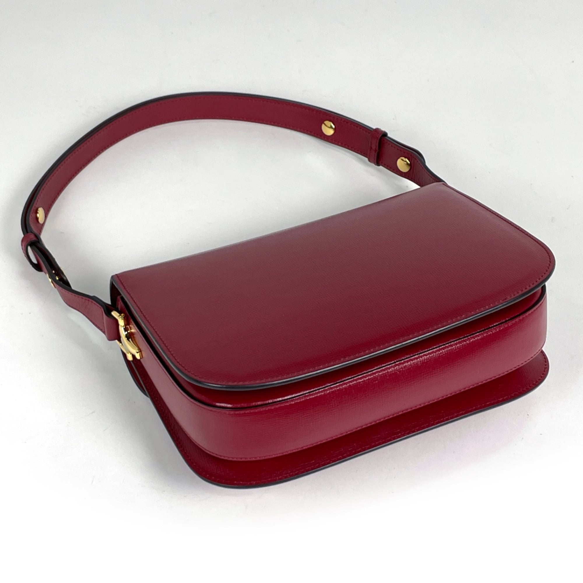 Gucci Horsebit Red Color Leather Shoulder Bag (Pre-Owned)