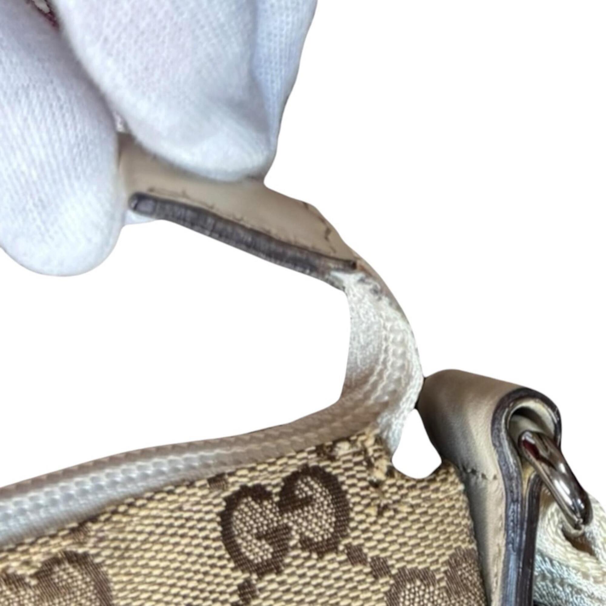 Gucci Beige White Gg Canvas Shoulder Bag (Pre-Owned)