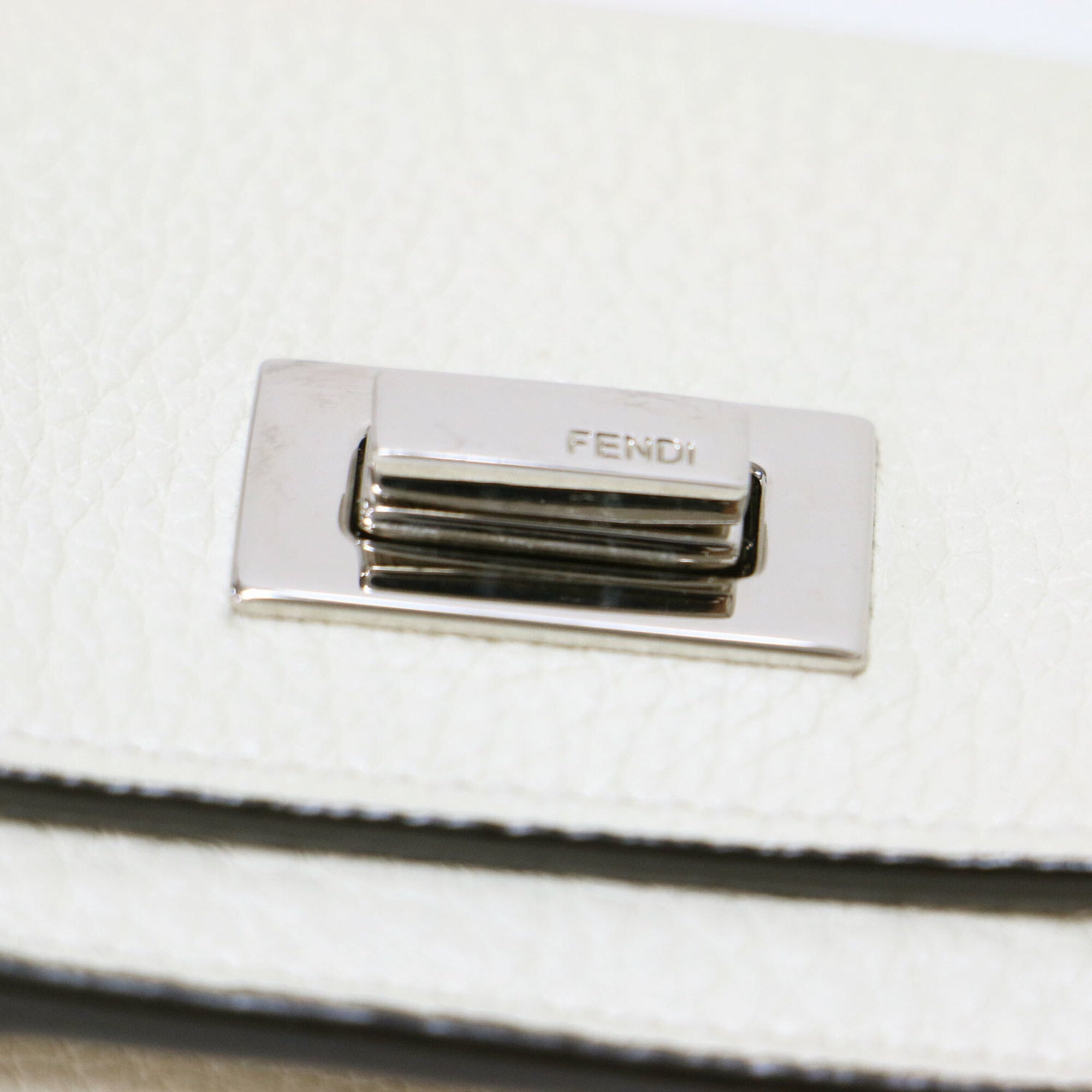Fendi White Leather Wallet (Tri-Fold) (Pre-Owned)