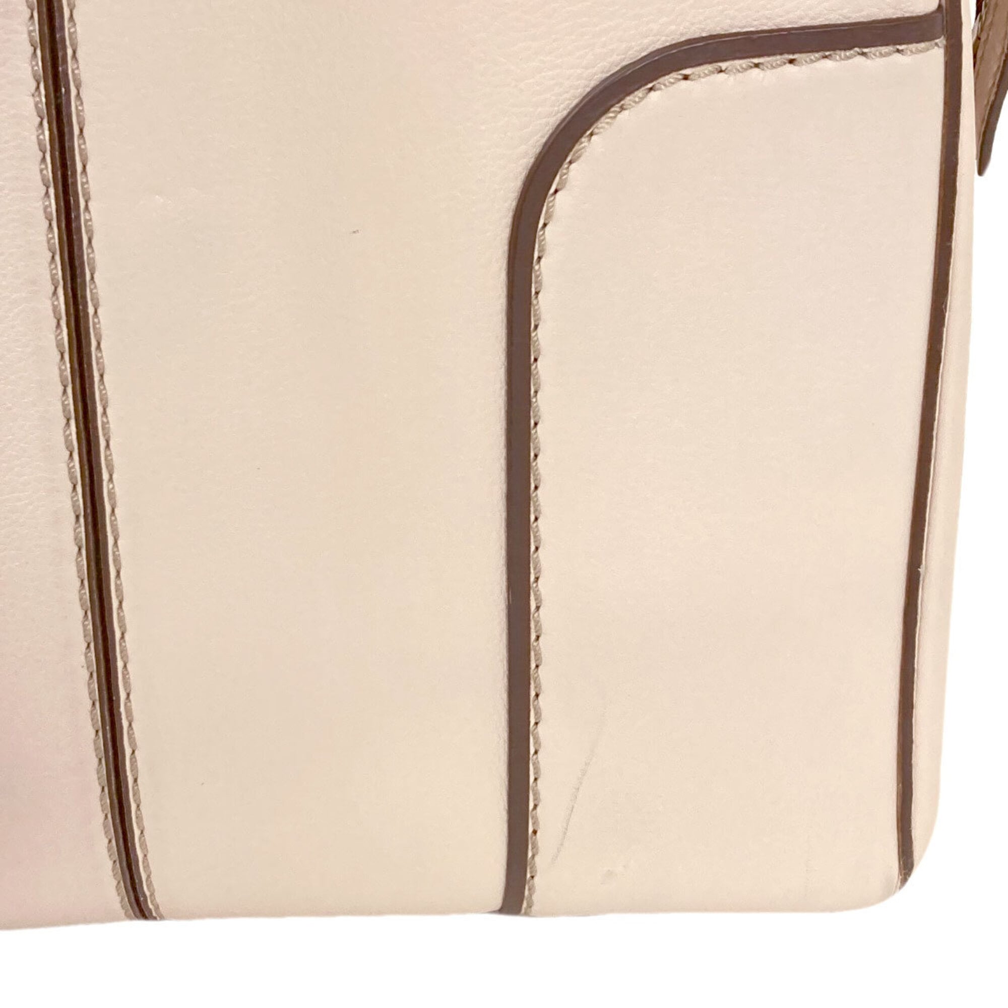 Tod's White Leather Tote Bag (Pre-Owned)
