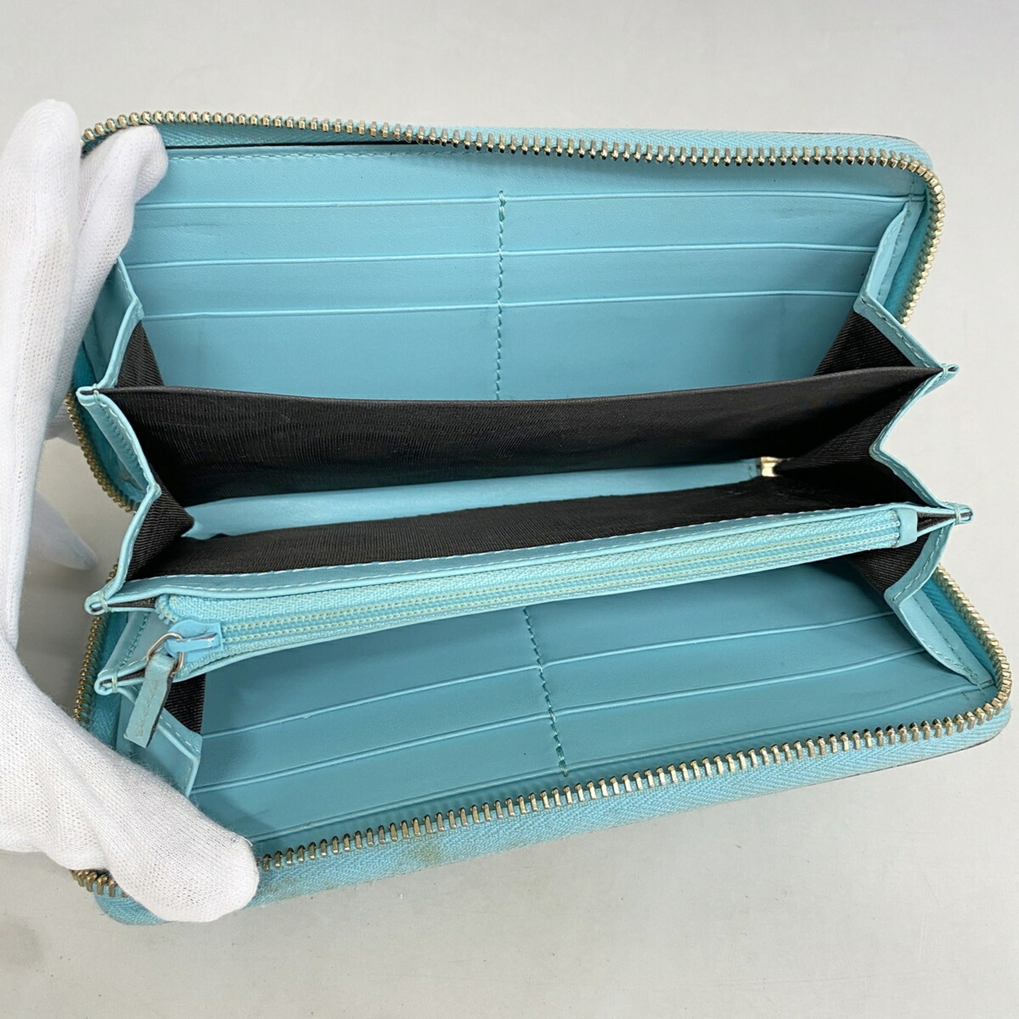 Gucci Light Blue Leather Long Wallet (Bi-Fold) (Pre-Owned)