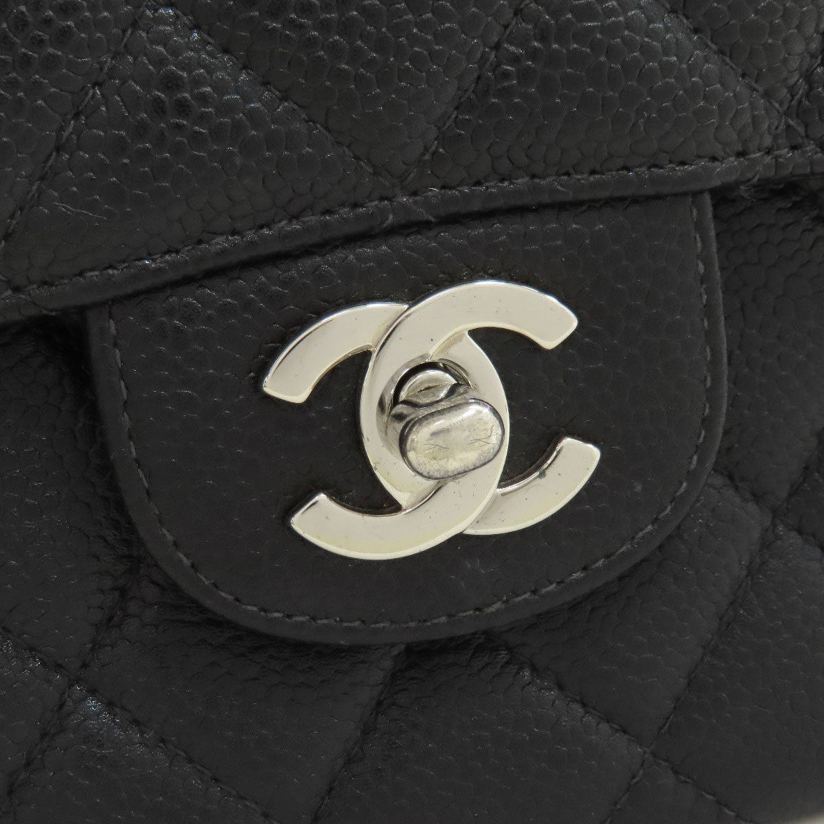 Chanel Black Leather Handbag (Pre-Owned)
