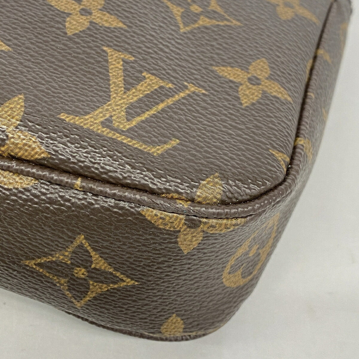 Louis Vuitton Brown Pouch (Pre-Owned)