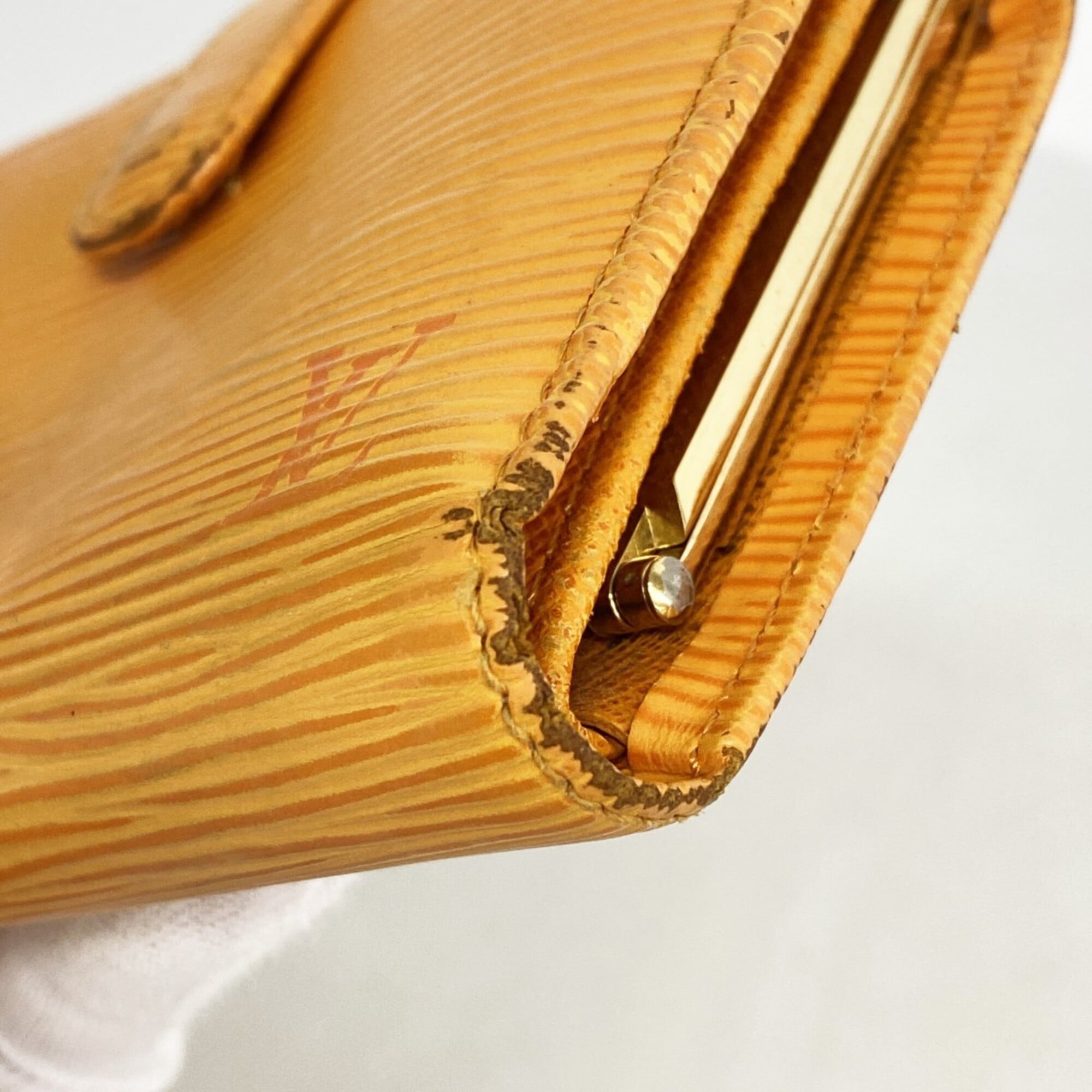 Louis Vuitton Mandarin Wallet (Bi-Fold) (Pre-Owned)