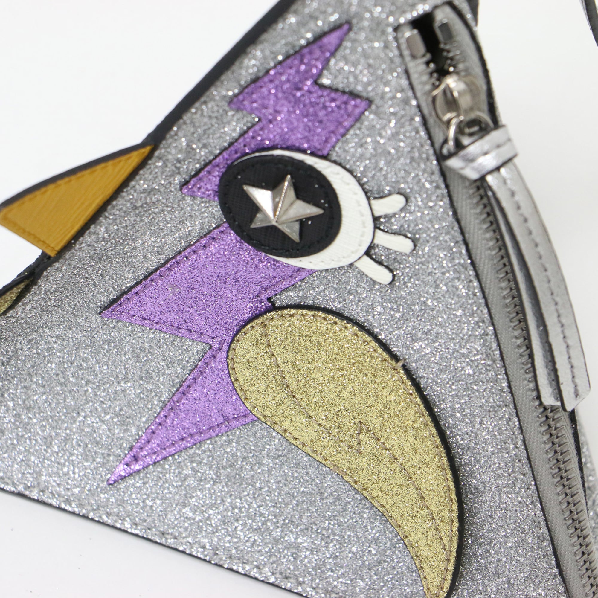 Gucci Metallic Silver Leather Clutch Bag Handbag (Pre-Owned)