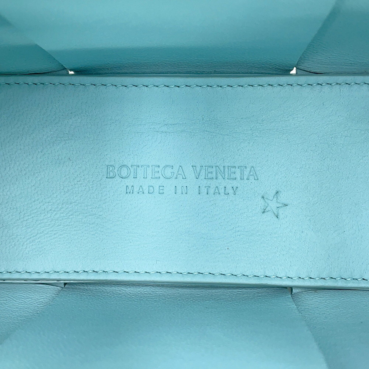 Bottega Veneta Light Blue Leather Handbag (Pre-Owned)
