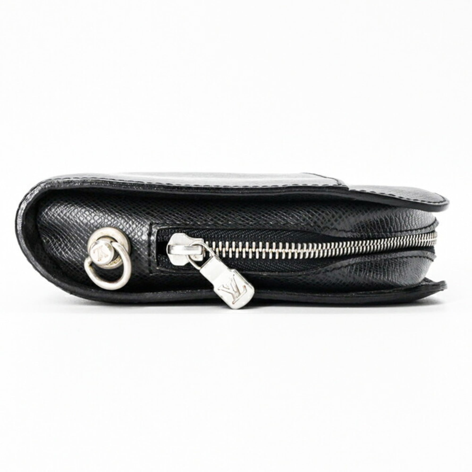 Louis Vuitton Ardoise Black Taiga Leather Clutch Bag (Pre-Owned)