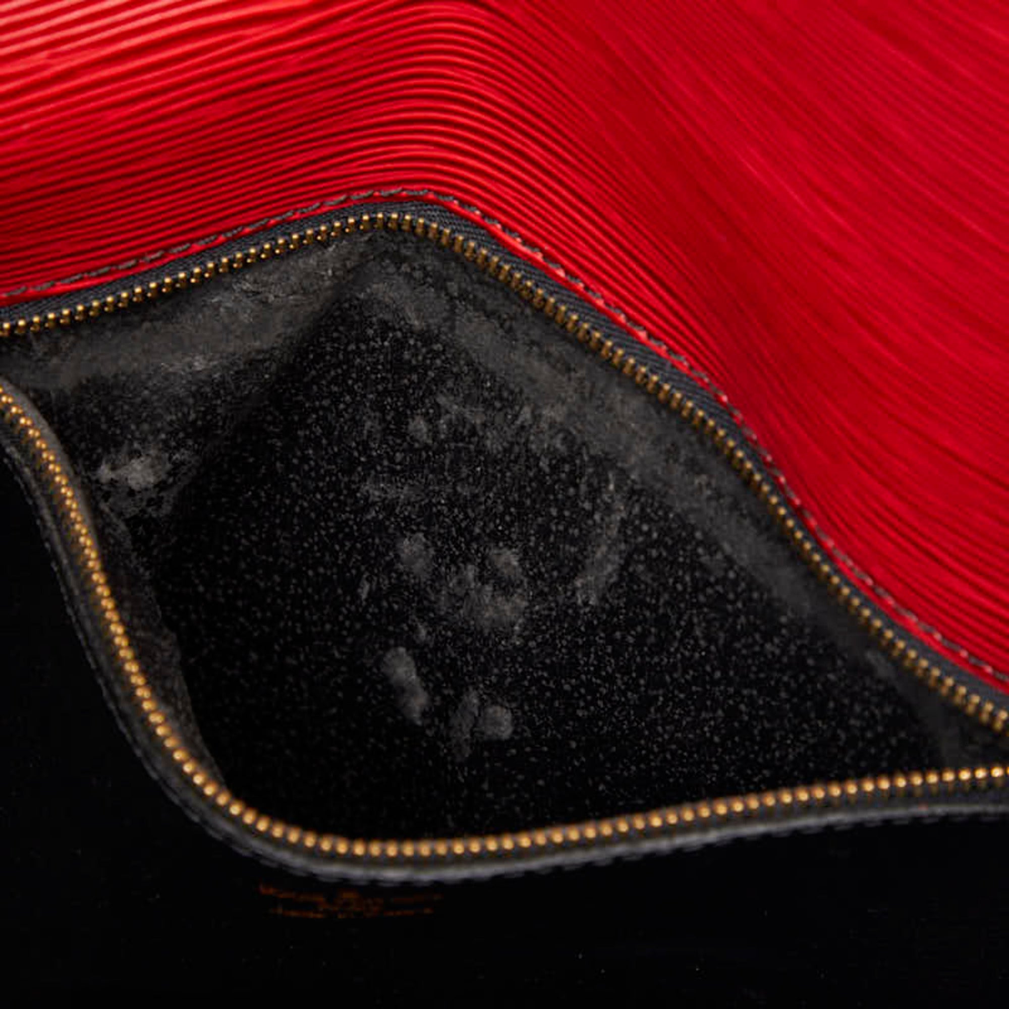 Louis Vuitton Castilian Red Leather Shoulder Bag (Pre-Owned)