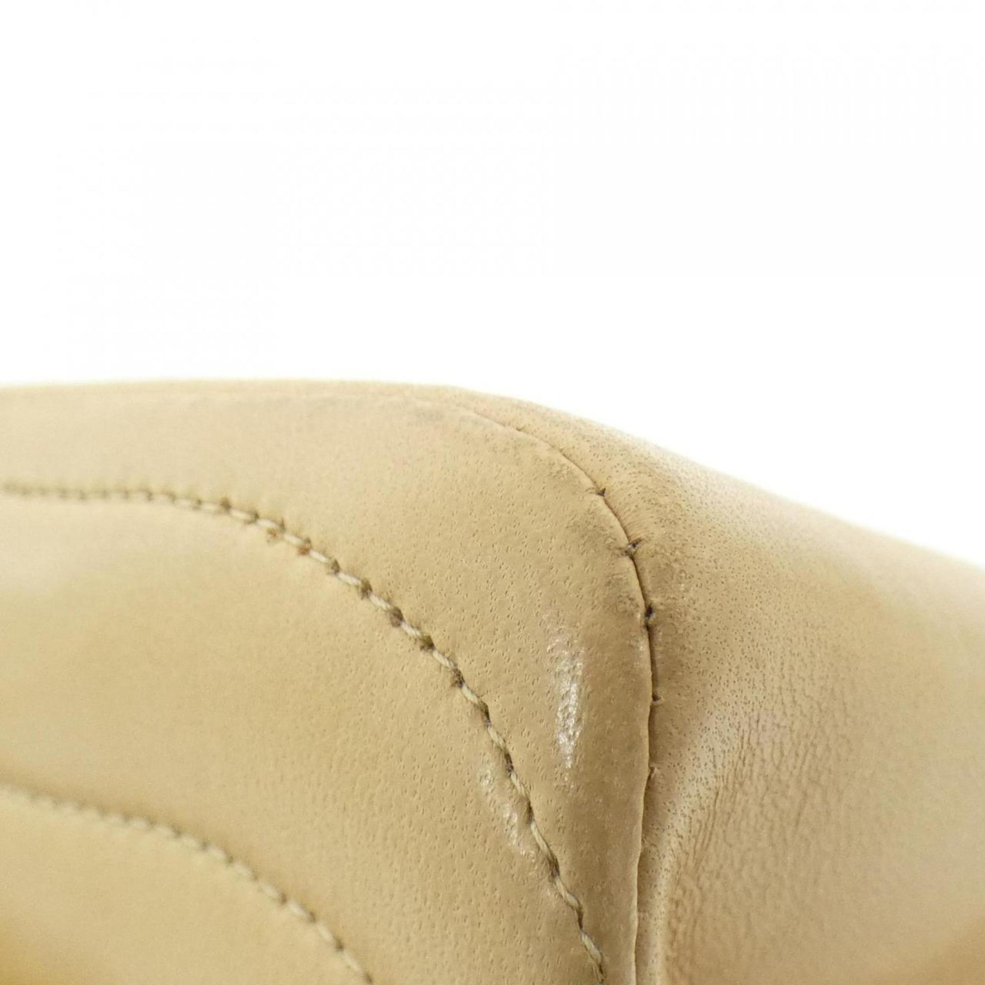 Chanel Beige Leather Shoulder Bag (Pre-Owned)