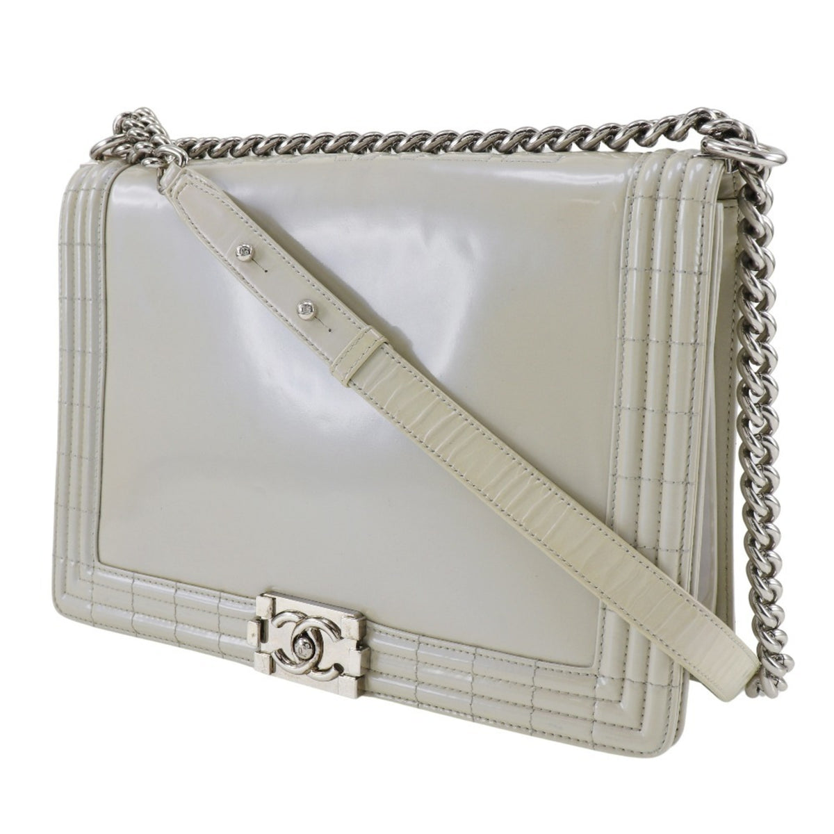 Chanel White Leather Shoulder Bag (Pre-Owned)