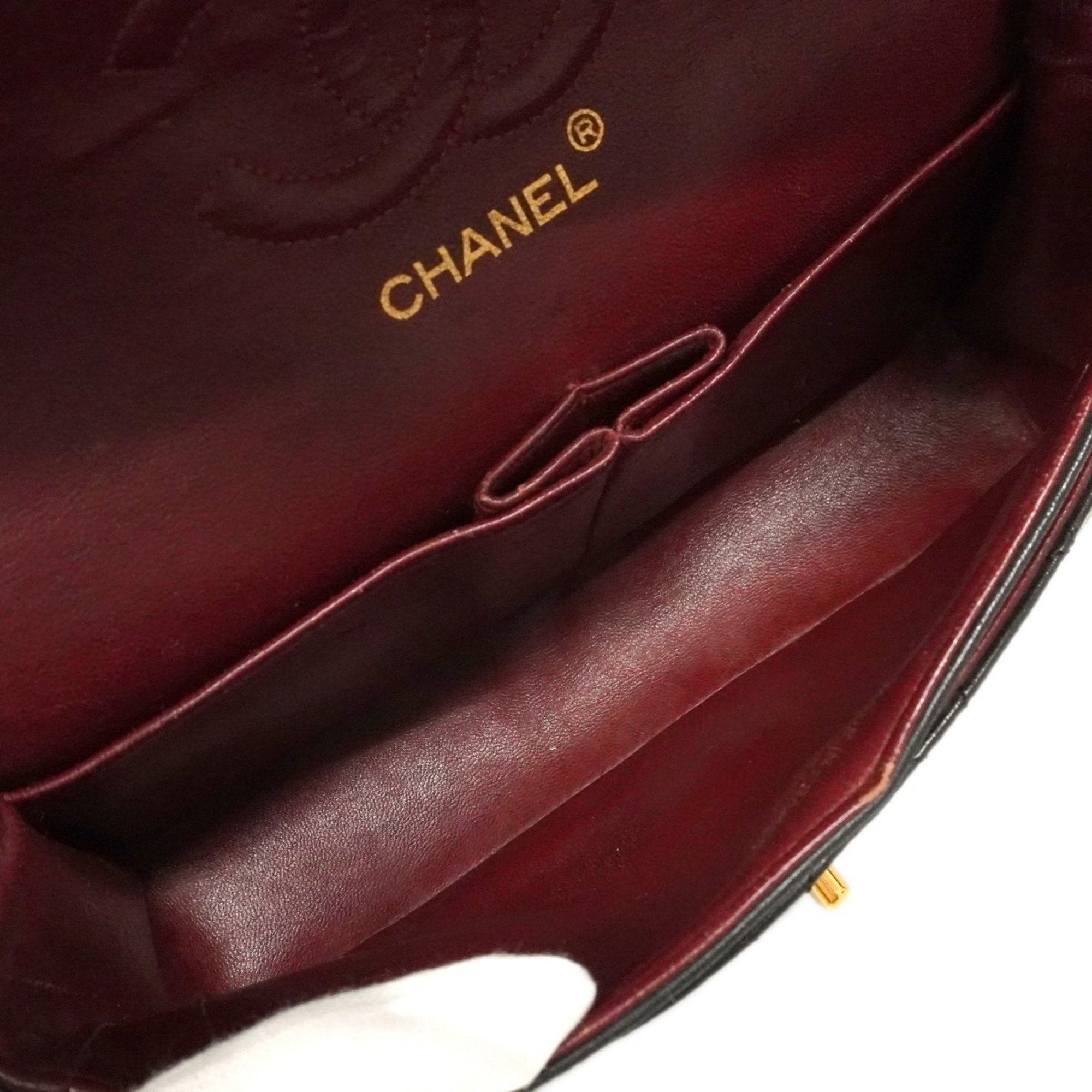 Chanel Black Leather Shoulder Bag (Pre-Owned)