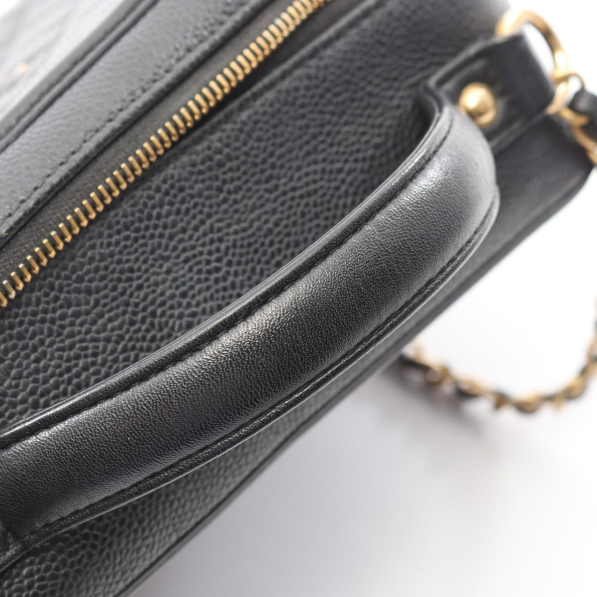 Chanel Black Grained Calfskin Handbag Shoulder Bag (Pre-Owned)