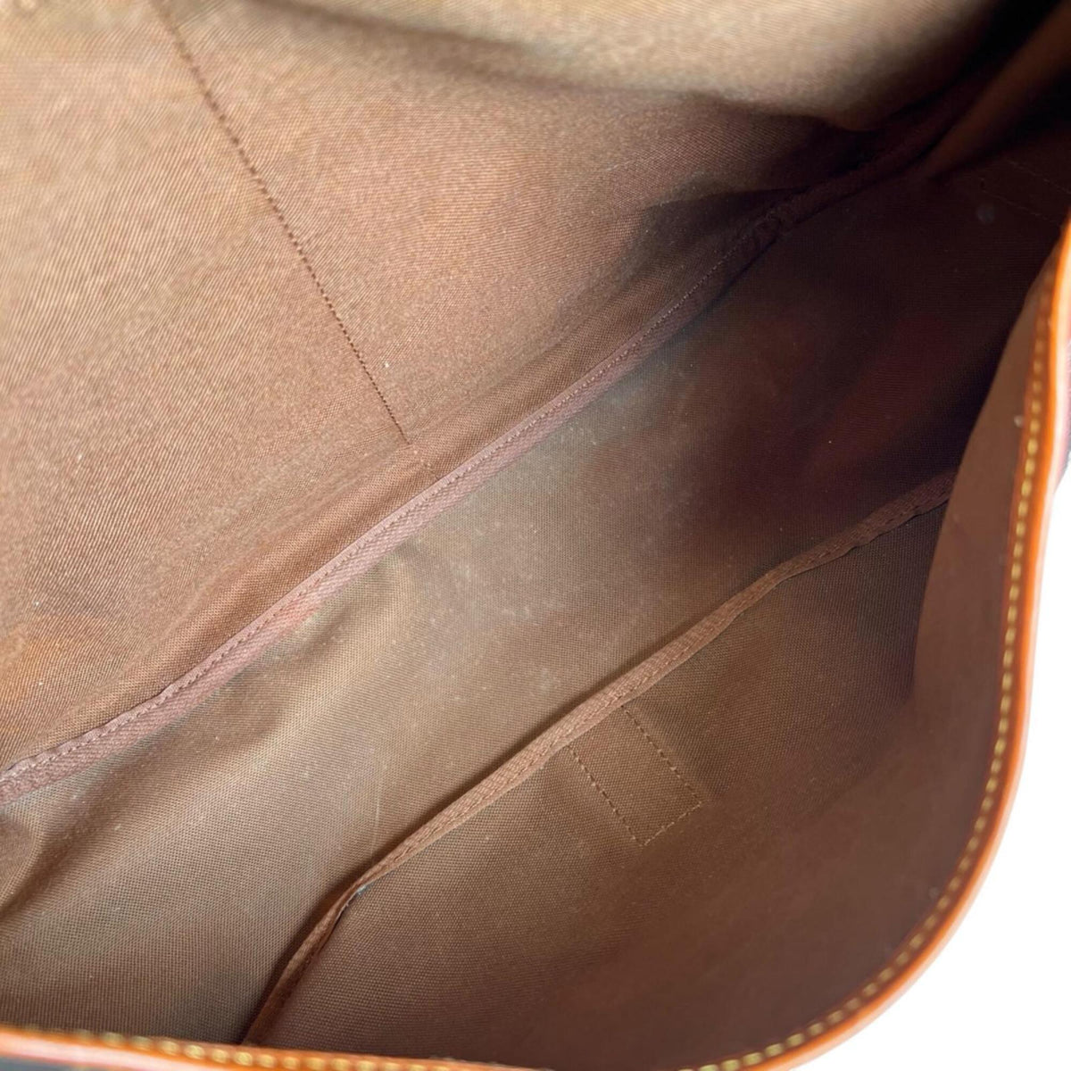 Louis Vuitton Brown Monogram Leather Shoulder Bag (Pre-Owned)