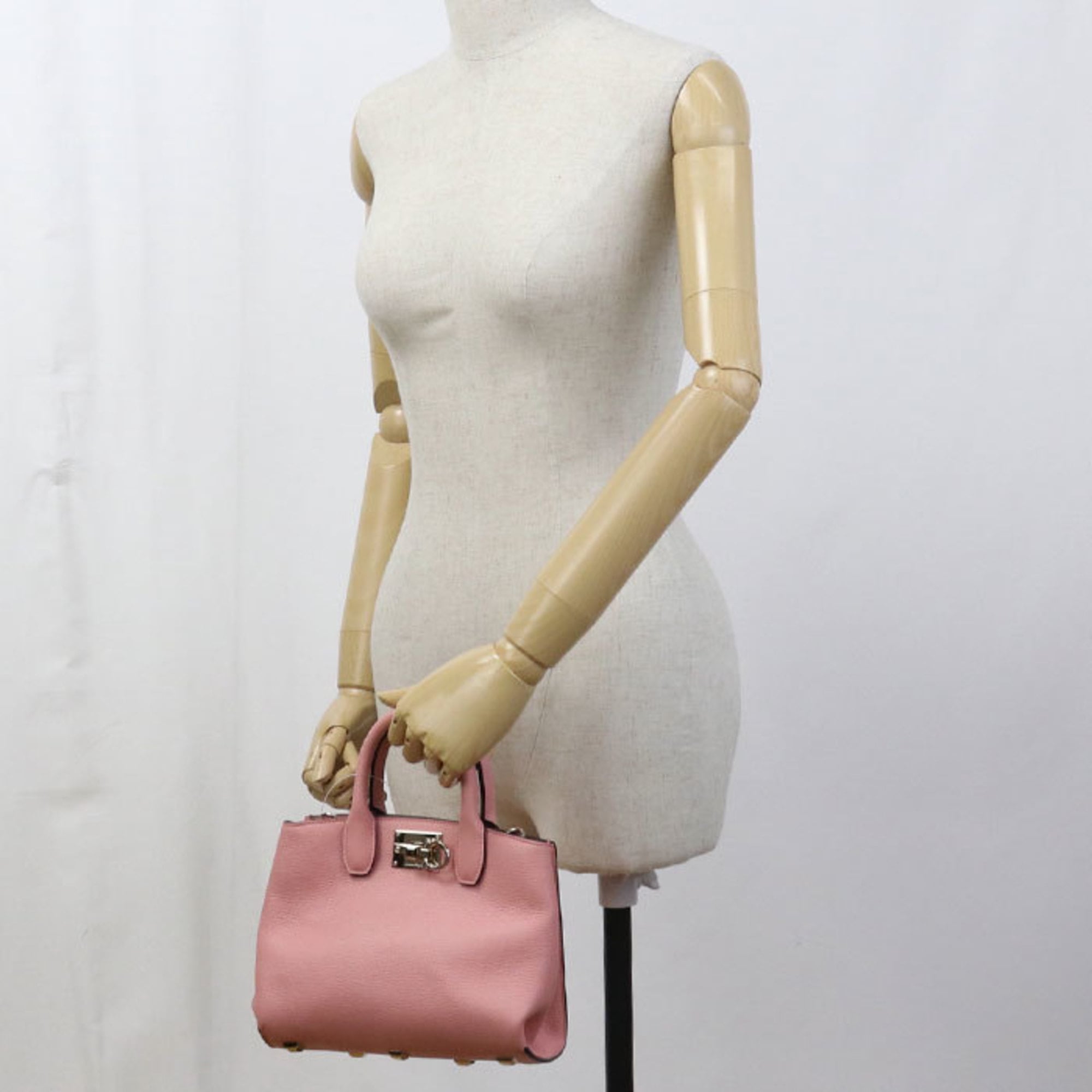 Salvatore Ferragamo Gancini Pink Leather Tote Bag (Pre-Owned)