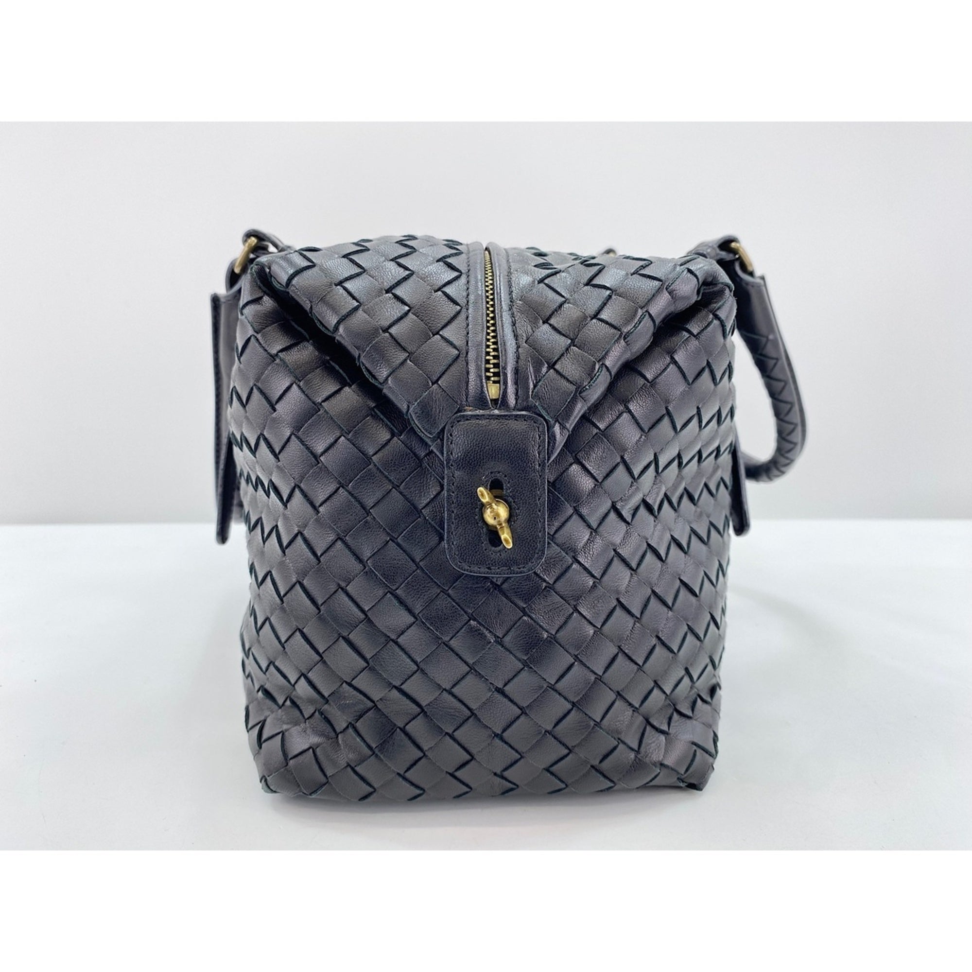 Bottega Veneta Black Boston Bag Handbag (Pre-Owned)