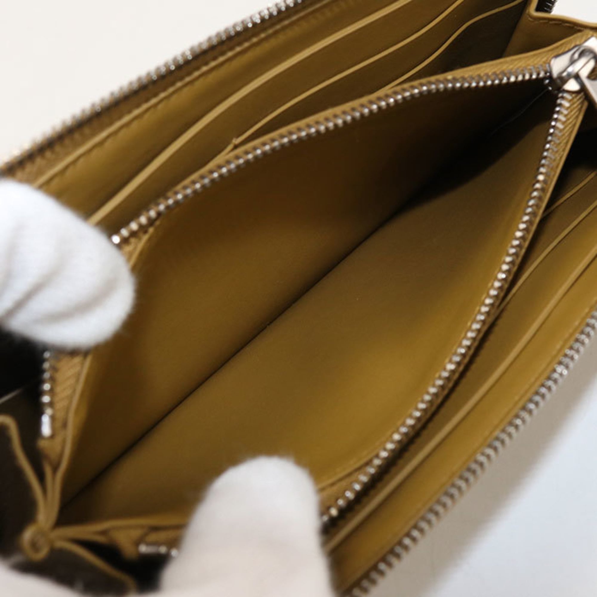 Bottega Veneta Khaki Leather Long Wallet (Bi-Fold) (Pre-Owned)