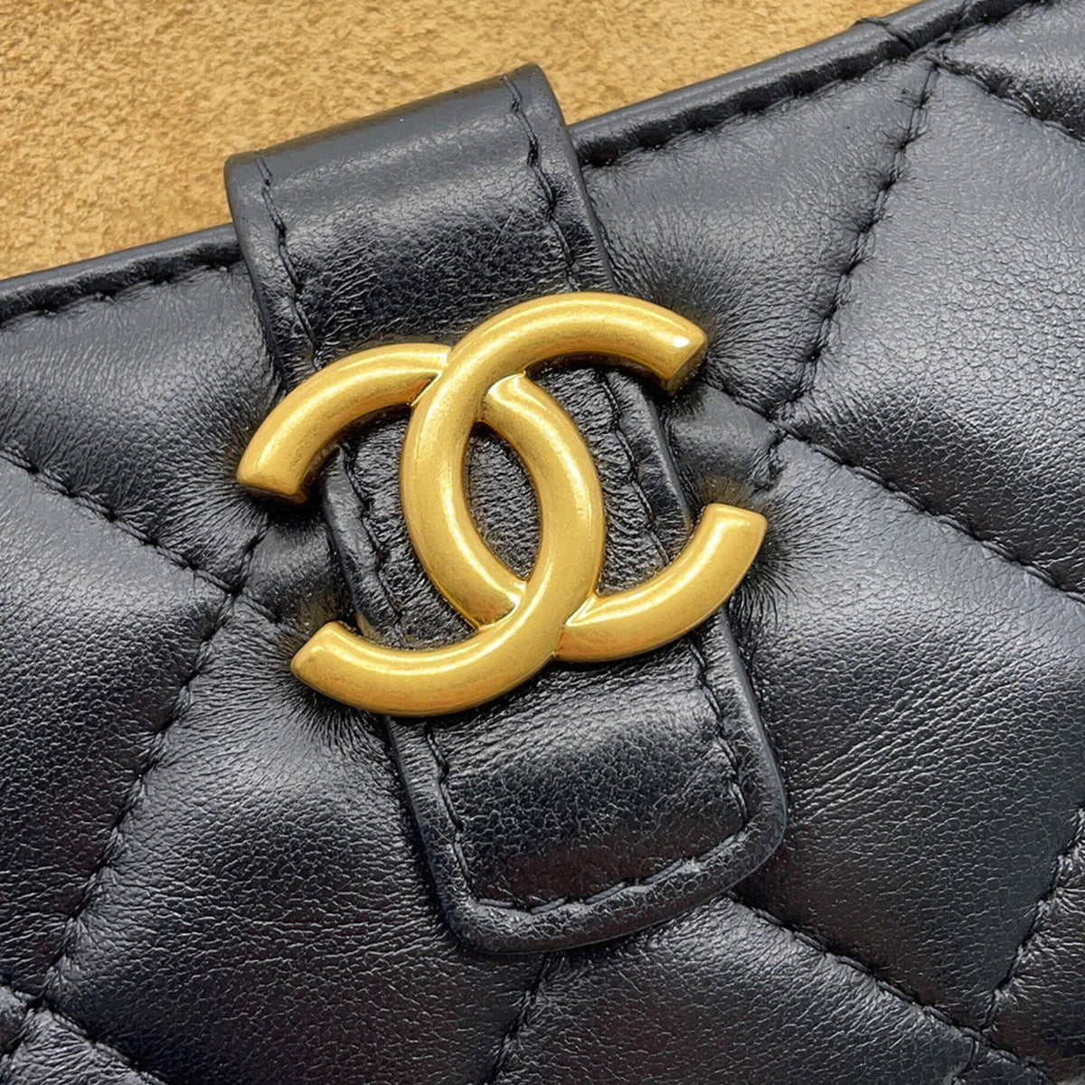 Chanel Matelasse Beige Black Suede Leather Handbag Shoulder Bag (Pre-Owned)