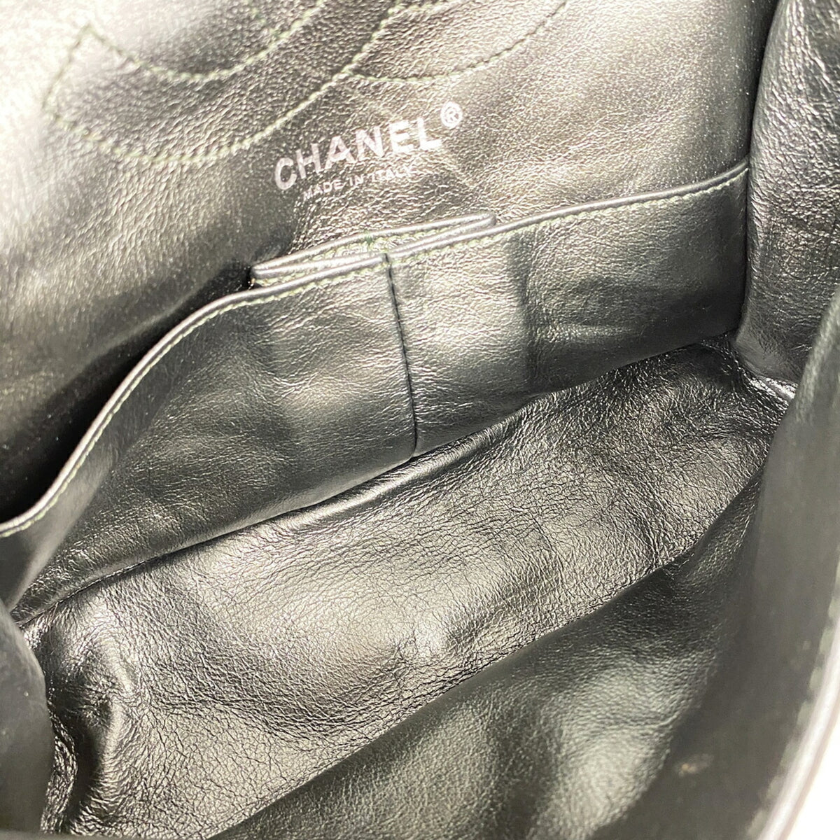Chanel Green Leather Shoulder Bag (Pre-Owned)