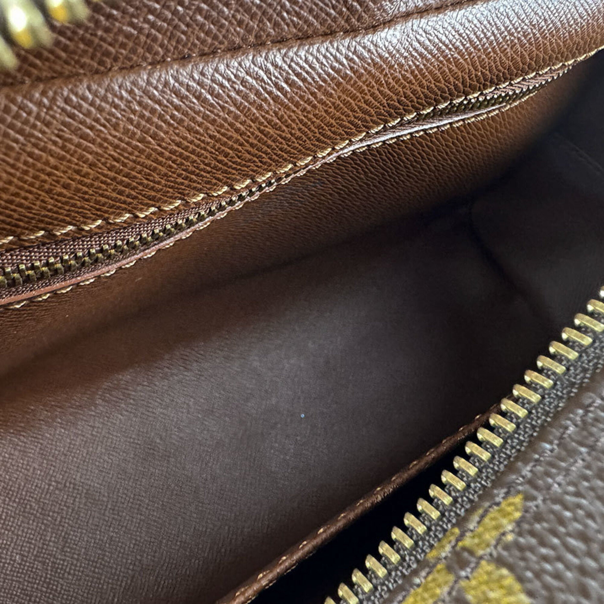 Louis Vuitton Brown Monogram Monogram Clutch Bag Pouch (Pre-Owned)