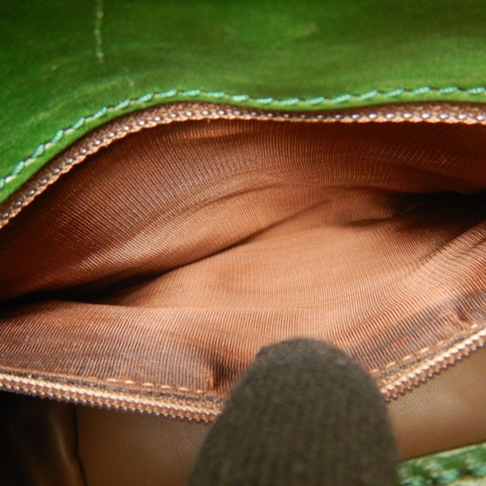 Fendi Green Leather Handbag (Pre-Owned)