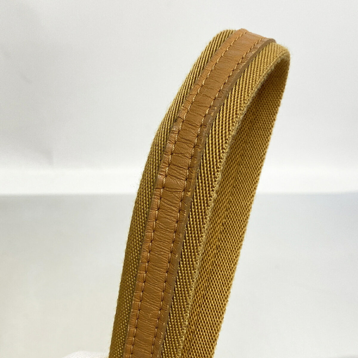 Louis Vuitton Beige Shoulder Bag (Pre-Owned)