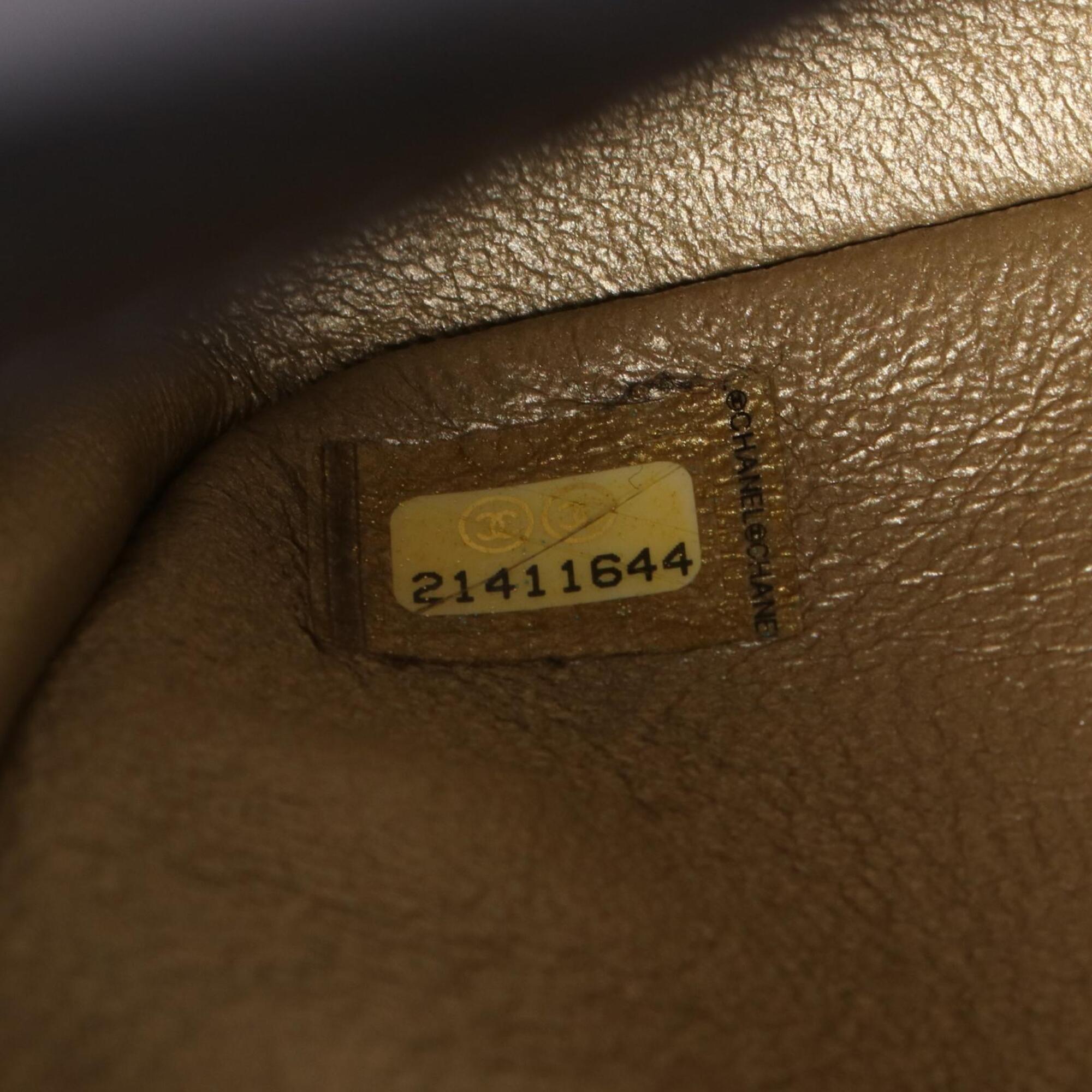 Chanel Matelasse Black Leather Handbag Shoulder Bag (Pre-Owned)