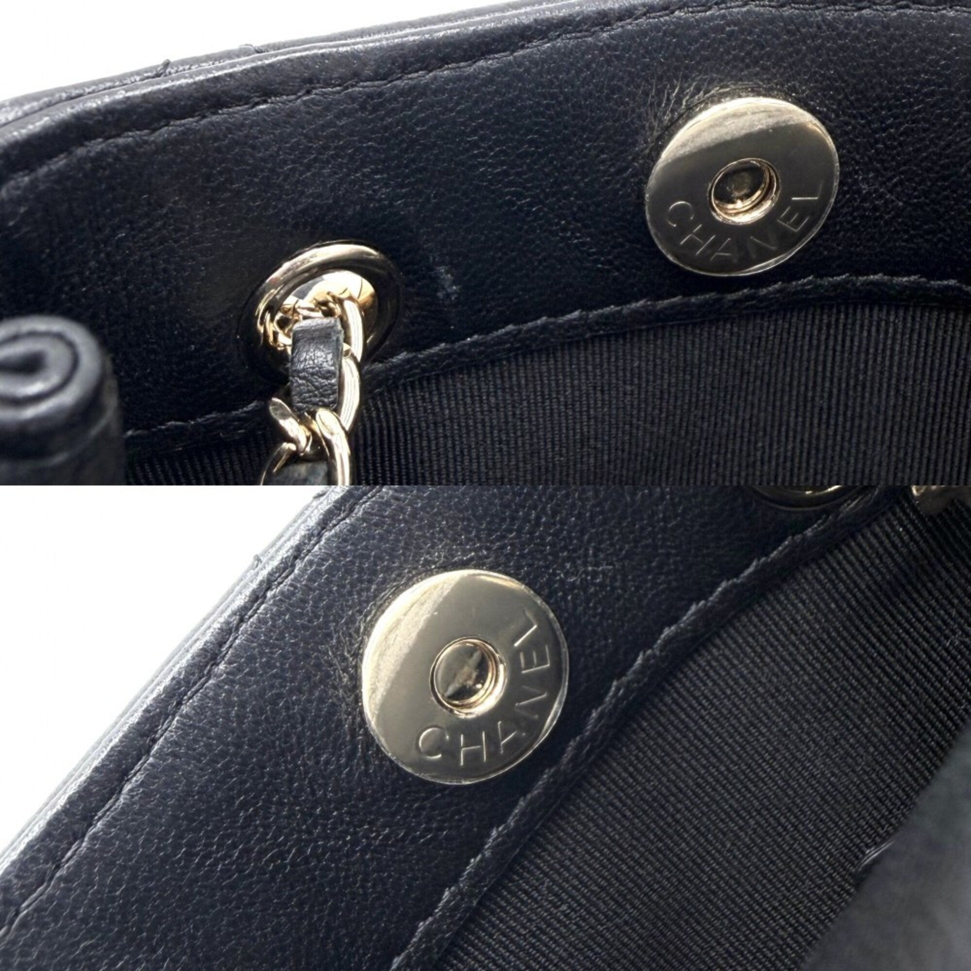 Chanel Matelasse Black Leather Pochette Shoulder Bag (Pre-Owned)