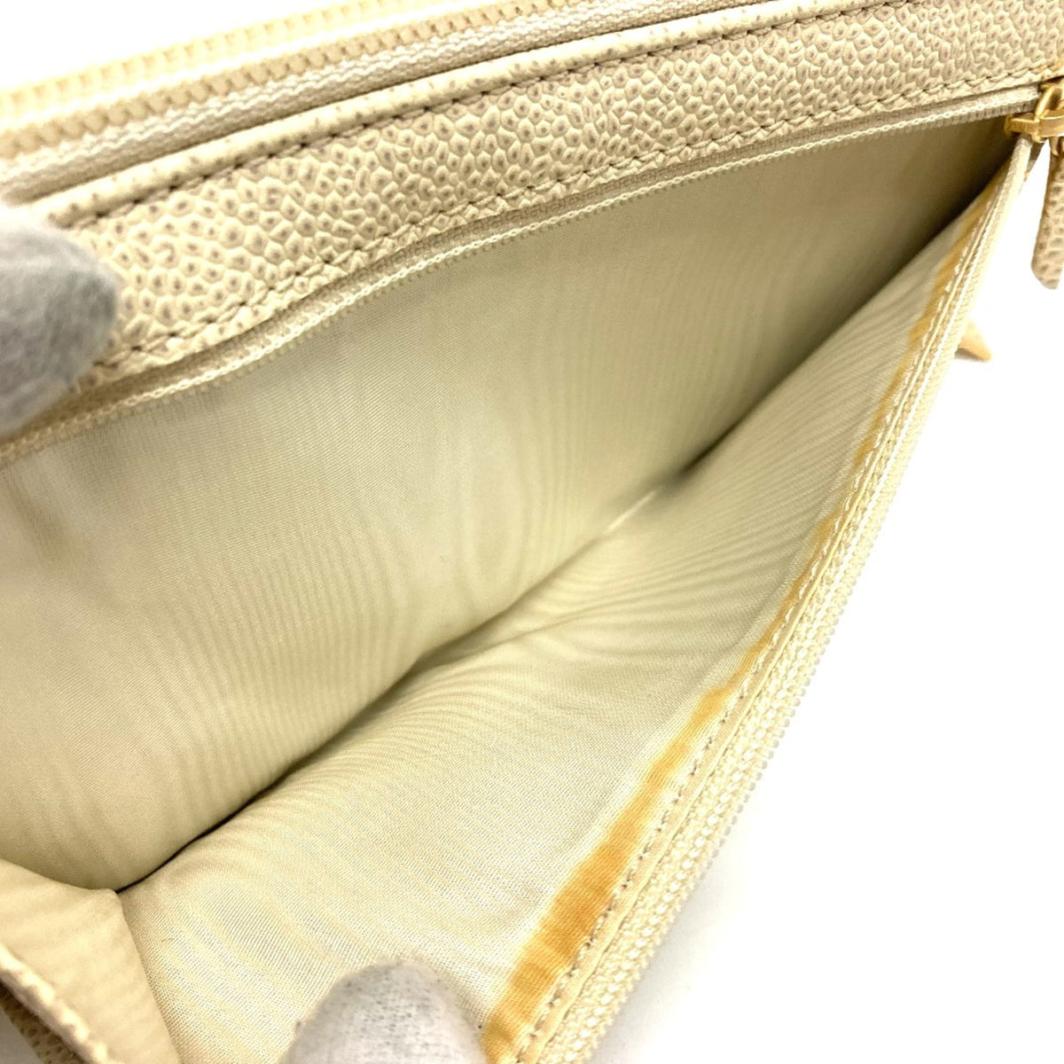 Chanel Beige Leather Long Wallet (Bi-Fold) (Pre-Owned)