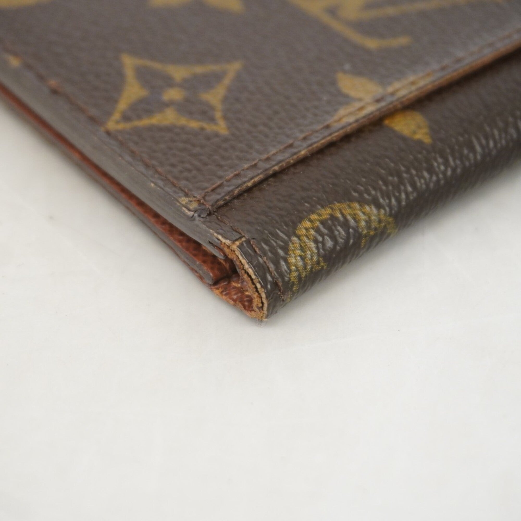 Louis Vuitton Brown (Pre-Owned)