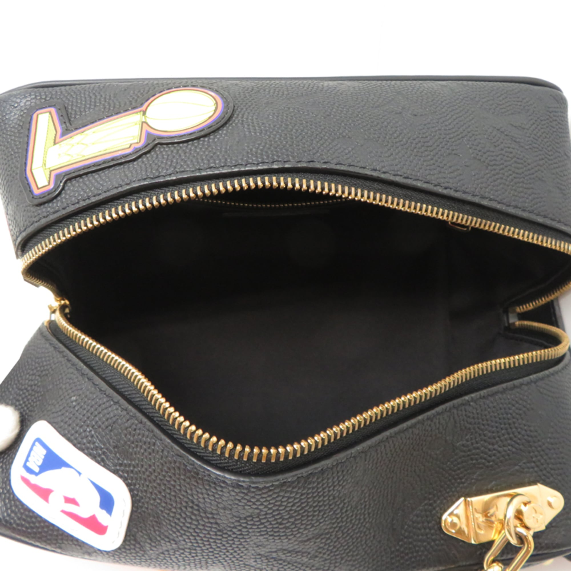 Louis Vuitton Black Leather Clutch Bag (Pre-Owned)