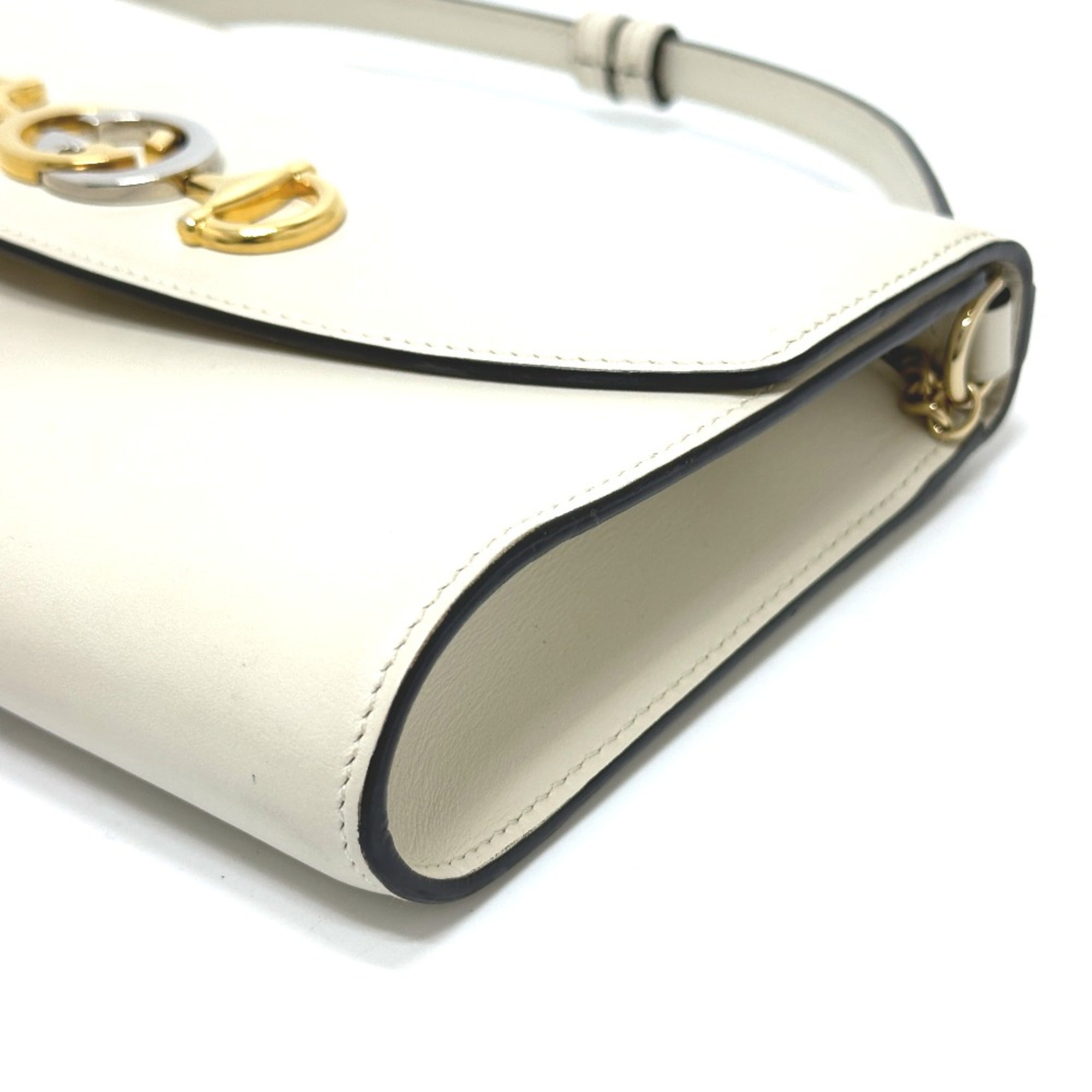 Gucci White Leather Shoulder Bag (Pre-Owned)
