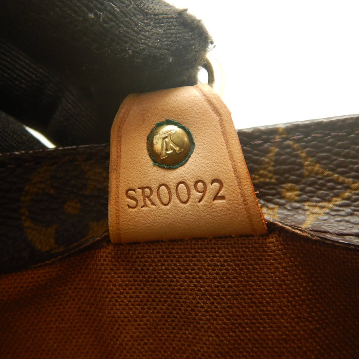 Louis Vuitton Brown Monogram Canvas Handbag (Pre-Owned)