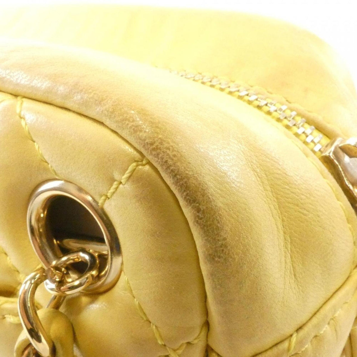 Chanel Yellow Shoulder Bag (Pre-Owned)
